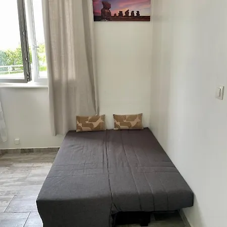 Apartment Studio Rdc Refait A Neuf